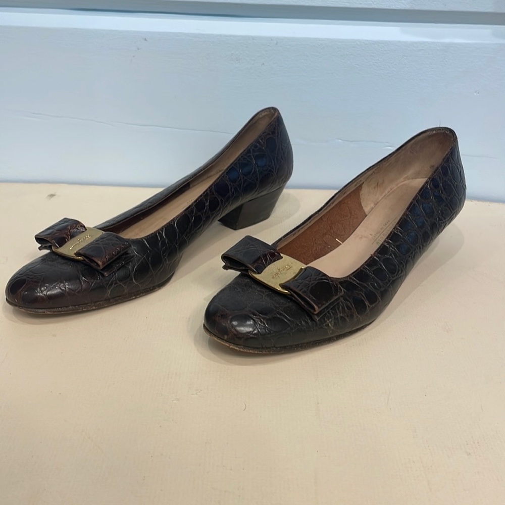 Brown animal print womens leather shoes. Size 7. Salvatore Ferragamo.